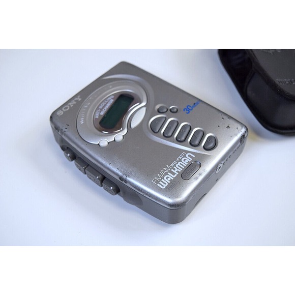 Sony Walkman WM-FX271 Digital Tuning AM/FM Radio & Cassette Player w/ Case READ - Picture 2 of 11